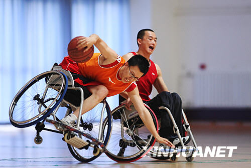 李宁、楼云都来了！四位世界冠军齐聚公益助力残疾人体育事业发展