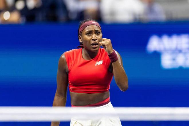 体操天后拜尔斯现身加油东道主希望高芙擦干泪水2连胜(图1)