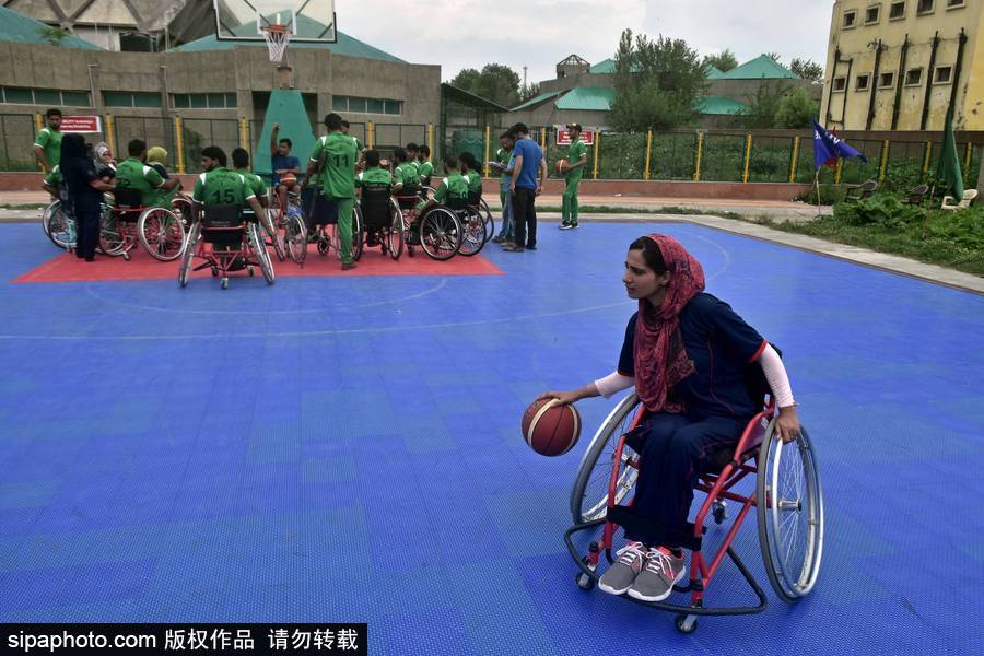 “穿越”杭州亚运返场这次市民当主角！杭州亚运会两周年城市穿越赛举行(图1)