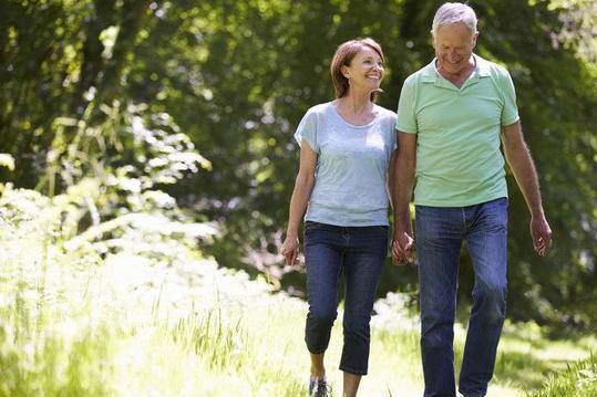 九游app：打球能否帮助老年人维系健康体脂并提升敏捷素质(图2)