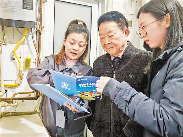 九游app：一件街巷小事 办成暖心实事｜巷陌温情暖岁寒‌(图2)