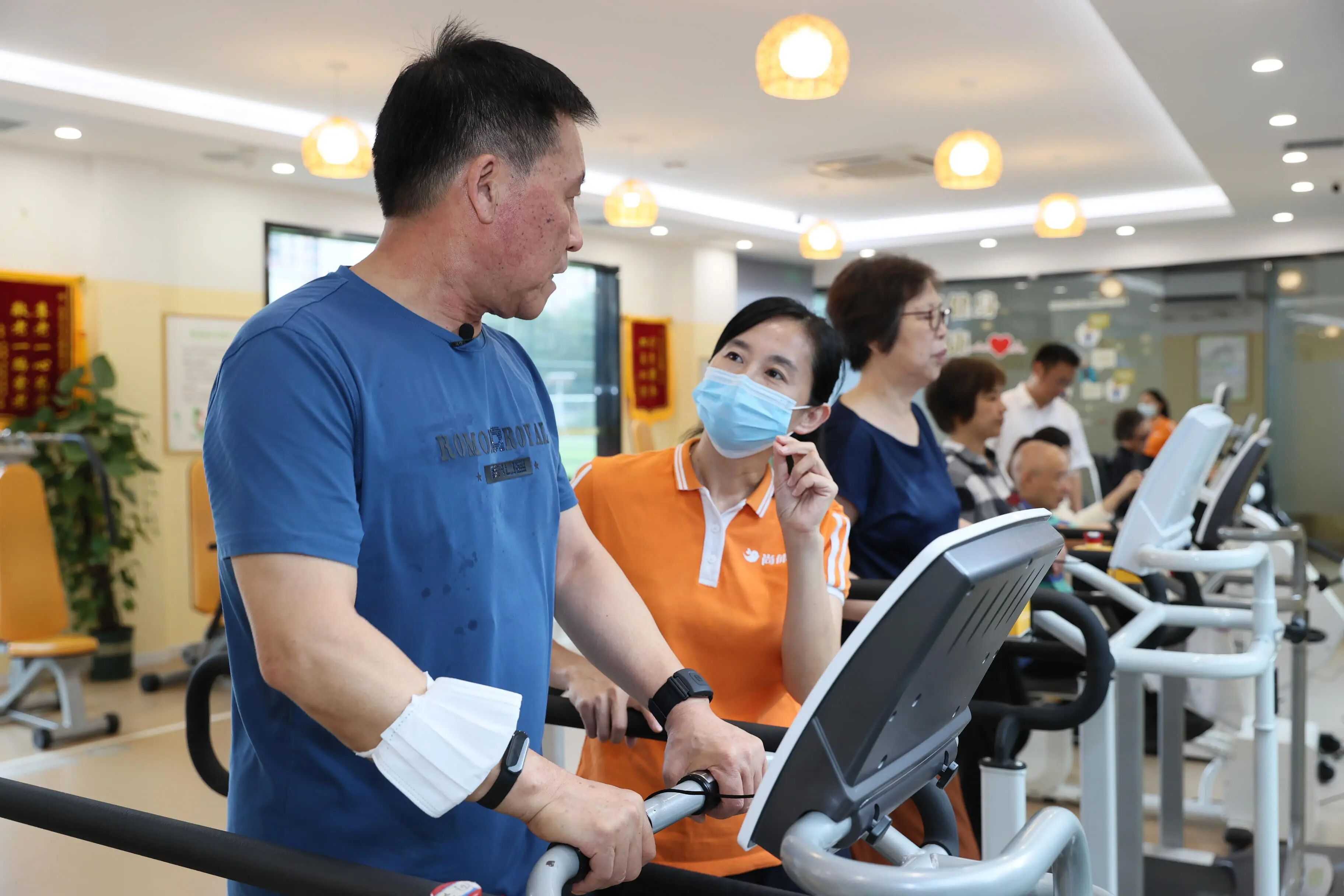 银发健身这届活力老人懂运动(图2)