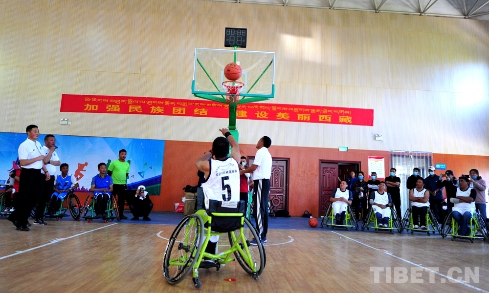 第14次“我是你的眼”活动温暖启幕 助力盲人朋友回家过年(图1)