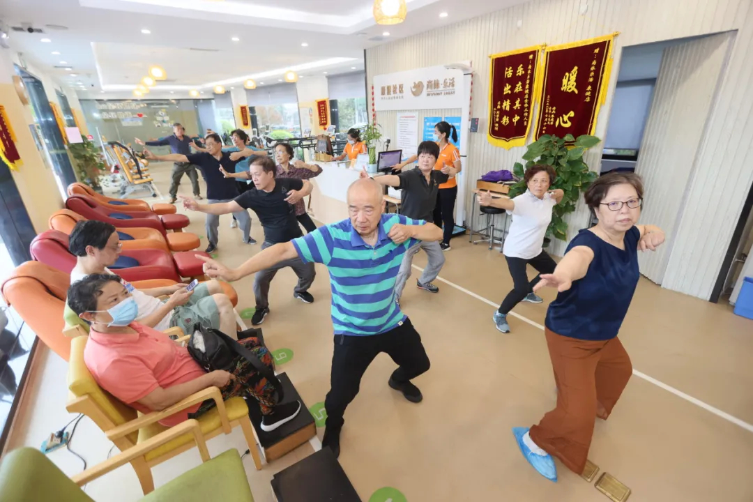 九游app：老年私教课要守住安全底线(图1)