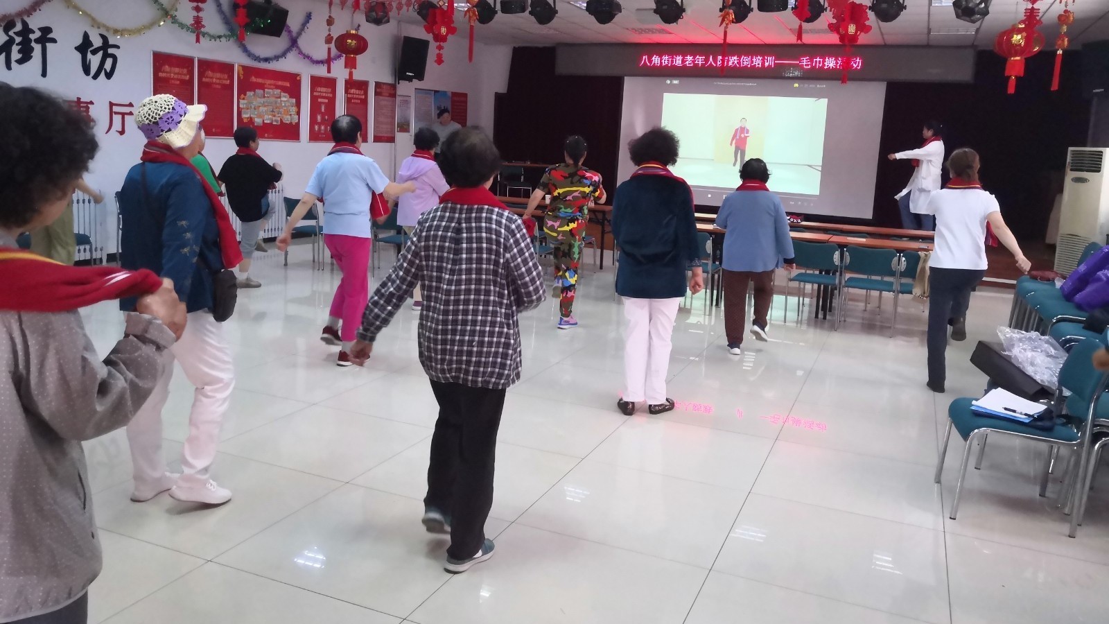 广场舞：不只扭腰摆臀更是科学健身的“巴渝密码”(图1)