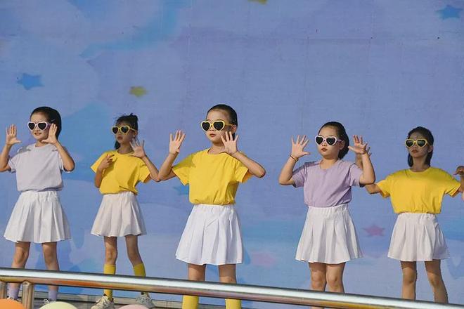 “花开新时代童心向未来” 潢川县实验中学2025年庆“六 · 一”文艺汇演(图18)